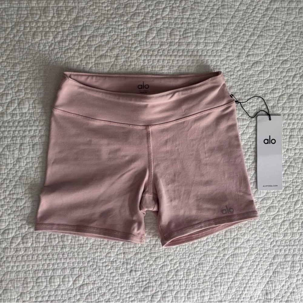 NWOT Alo Yoga 4" Airbrush High-Waist Ballet Pink Biker Short XXS